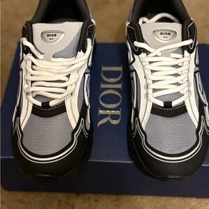 COPY - Dior Black and White Sneakers High-Top Design